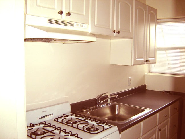 Building Photo - 1401 Madison Ave