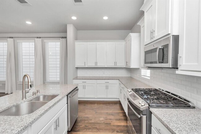 Building Photo - 2716 Freund St