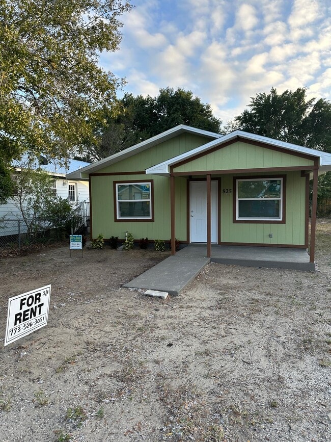 Building Photo - 825 Booker Ave