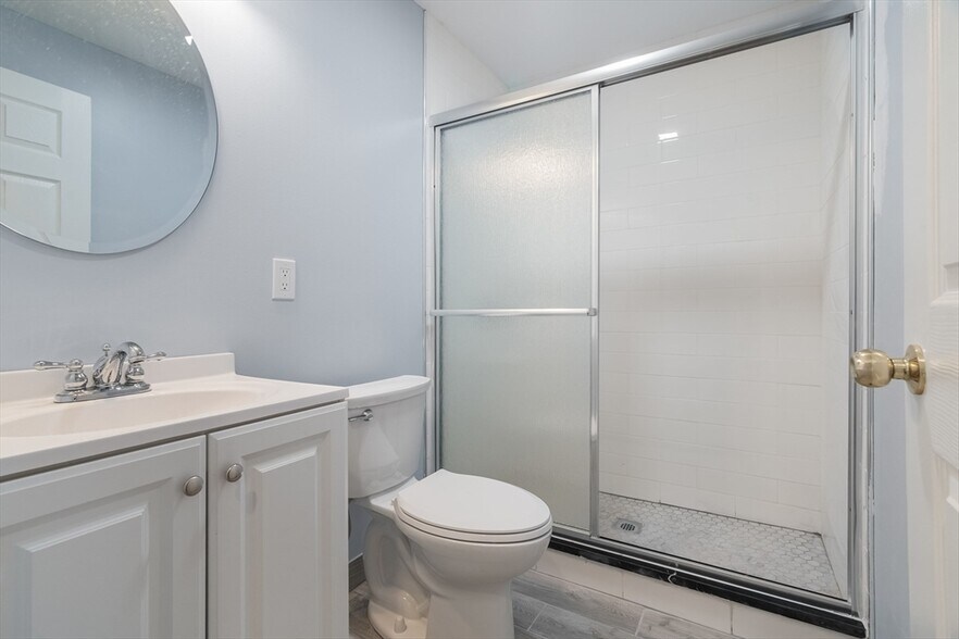 Building Photo - 135 Paul Gore St