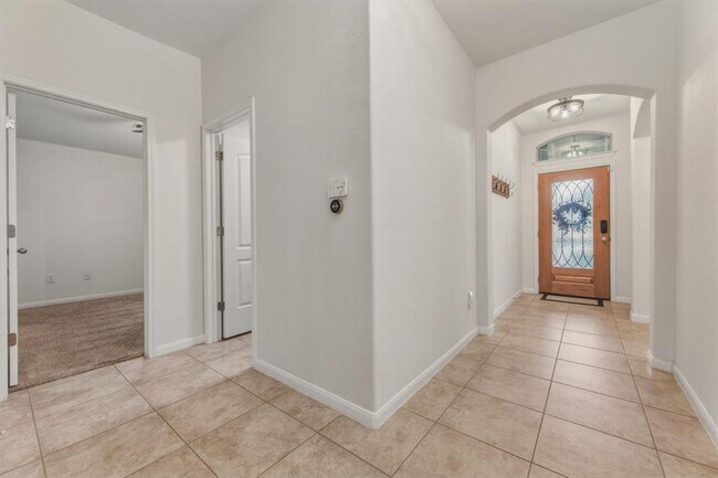 Building Photo - 5809 Scenic Lake Dr