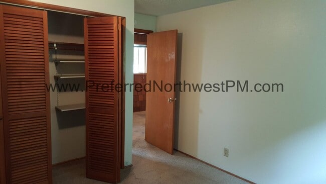 Building Photo - 2233 Monterey Ln