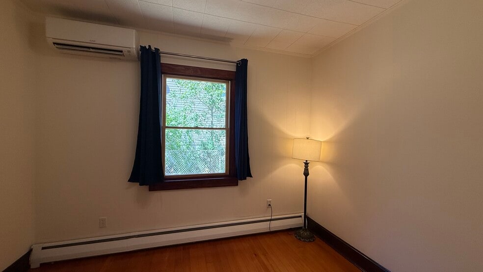 Building Photo - 5549 Harford St