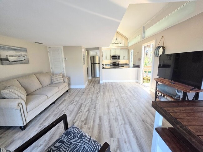 Building Photo - 2695 N Seabreeze Point