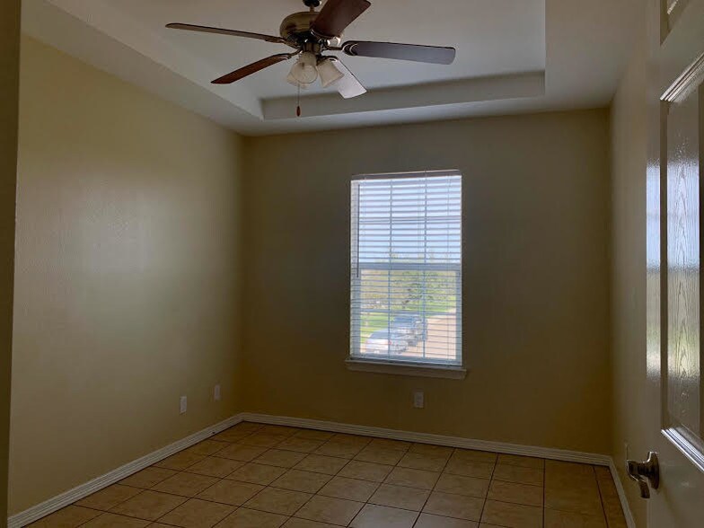 Building Photo - 2702 Phoenix St