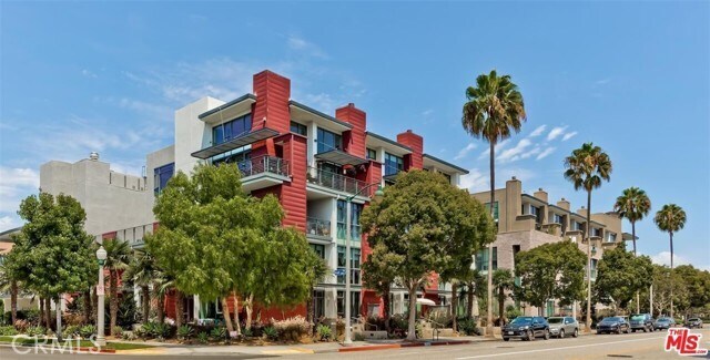 Building Photo - 13045 Pacific Promenade