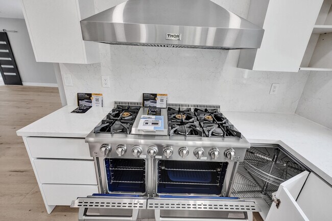 Building Photo - 5832 Alton Rd