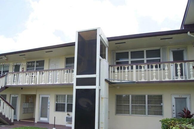 Building Photo - 71 Waltham C