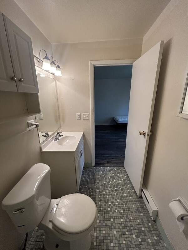 Building Photo - 134 E Johnson St