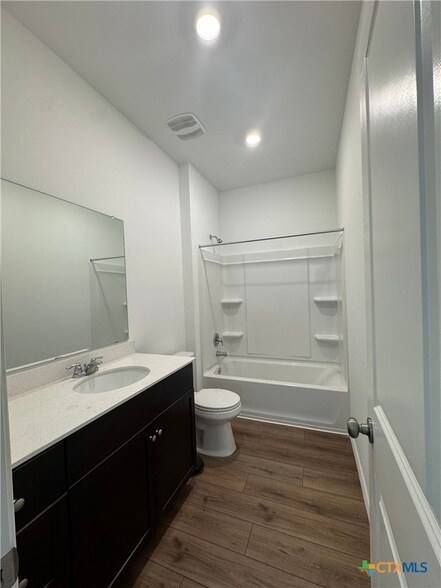 Building Photo - 184 Agate Clf Dr
