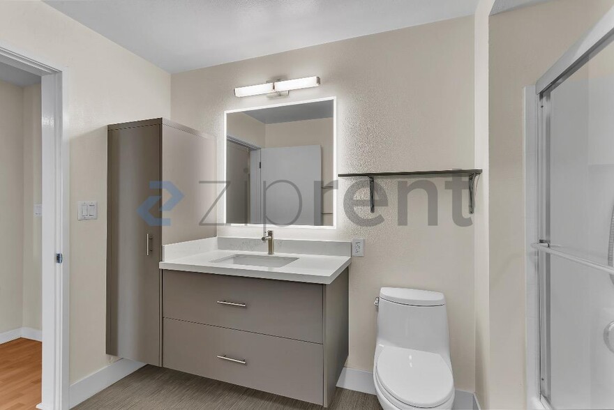 Building Photo - Unit 121
