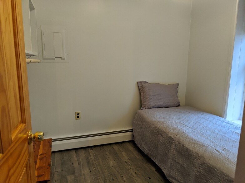 Building Photo - 368 Sherwood Rd