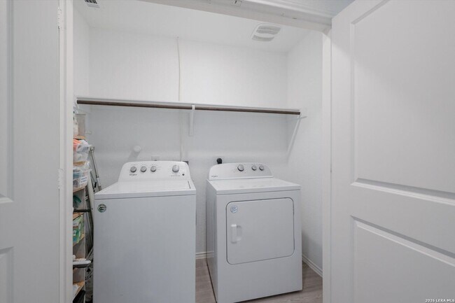Building Photo - Charming 3- Bedroom in Rosillo Ranch