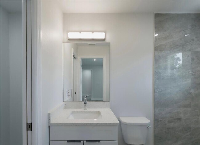 Building Photo - 310 Hibiscus St