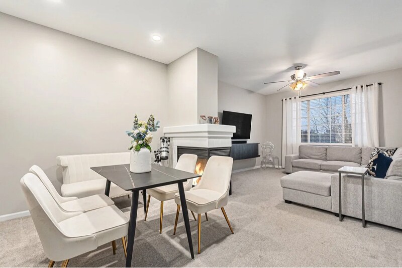 Building Photo - 4325 Savoy Ln