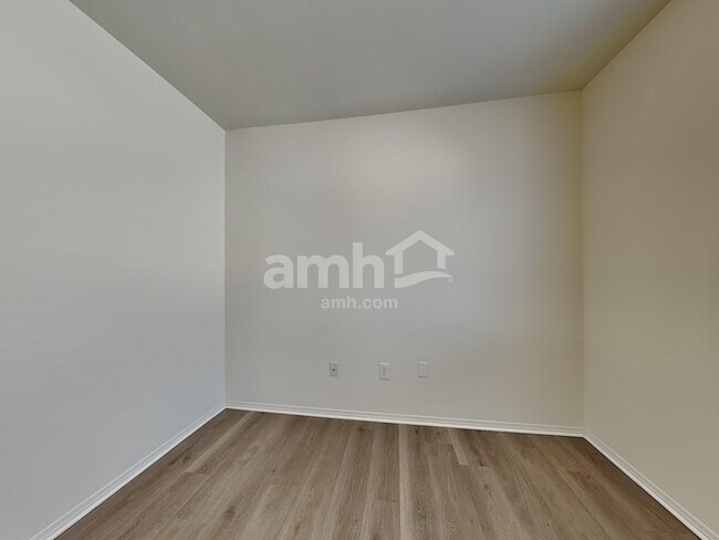 Building Photo - 18606 112th Ave E