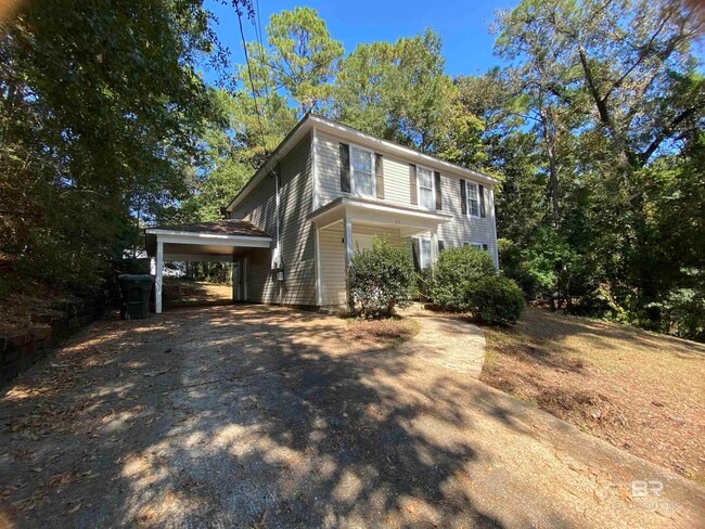 Building Photo - 233 Ridgewood Dr
