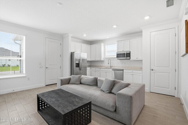 Building Photo - 73 Oaklawn Ct