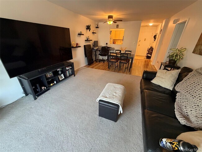 Building Photo - 360 Shore Rd