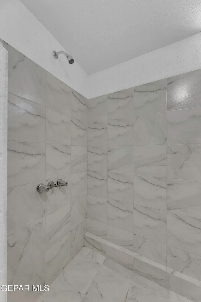 Building Photo - 218 NW I Ave