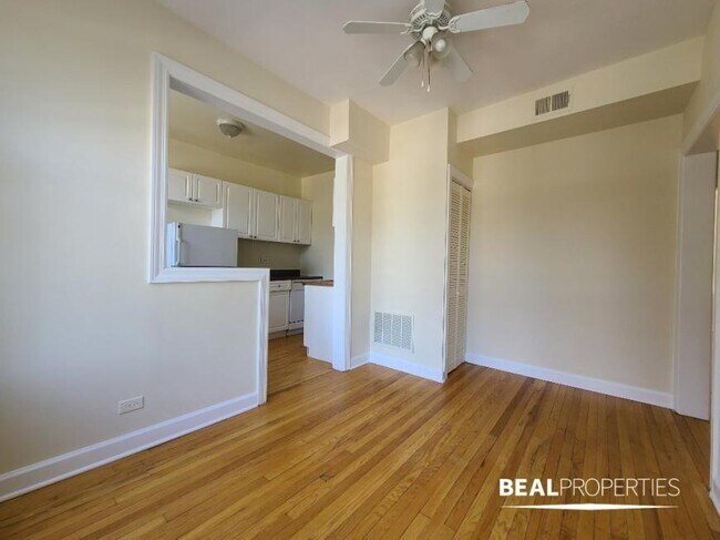 Building Photo - 1 bedroom in CHICAGO IL 60657