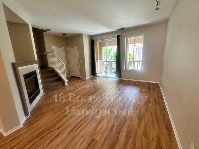 Building Photo - 926 Camino De La Reina