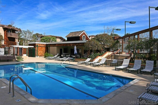 Building Photo - 8860 Villa La Jolla Dr