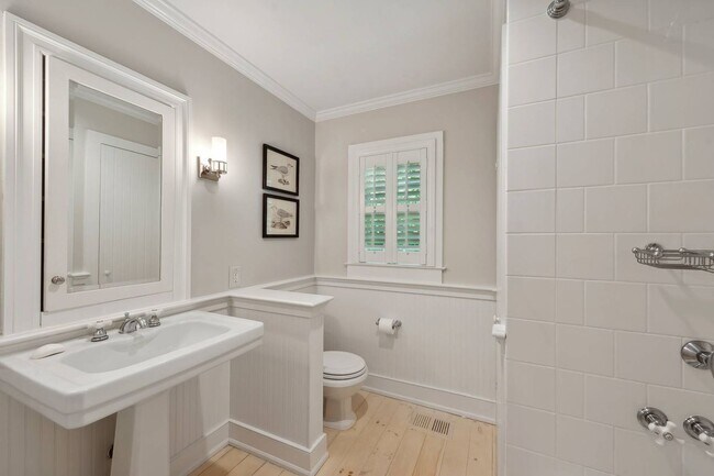 Building Photo - 35 Harris Ln