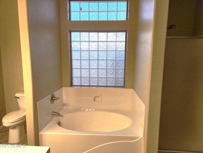 Building Photo - 10511 W Villa Hermosa