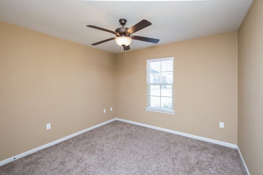 Building Photo - 3468 Avis Ln
