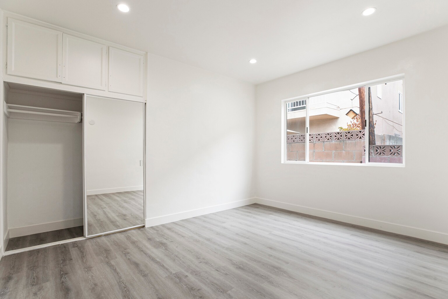 Building Photo - 4335 Sunnyslope Ave