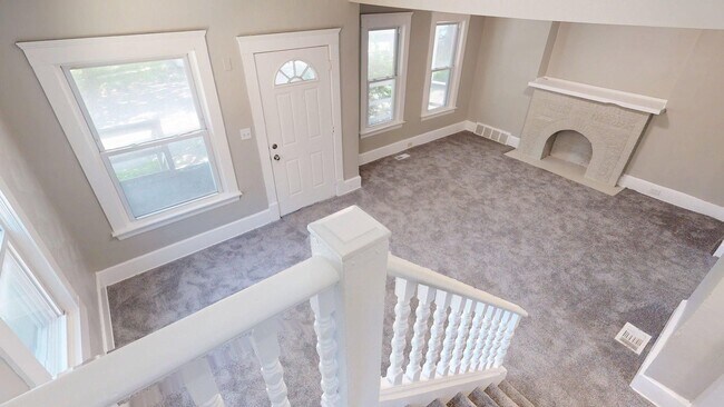 Building Photo - Cudell/West Blvd neighborhood; 4 bedroom/1 bath single family house for rent!