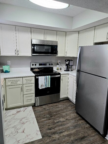 Building Photo - 7744 Amberfalls Ct