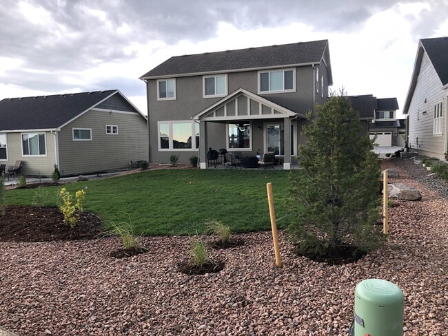 Building Photo - 10135 Thrive Ln