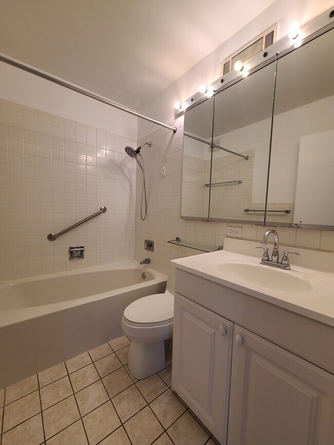 Building Photo - 1310 N Ritchie Ct