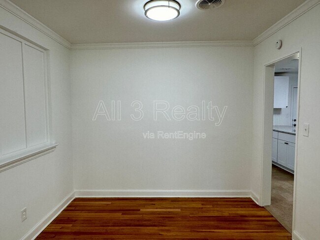 Building Photo - 2927 Brevard Ave