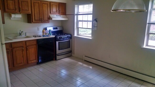 Building Photo - 19 Savage Rd