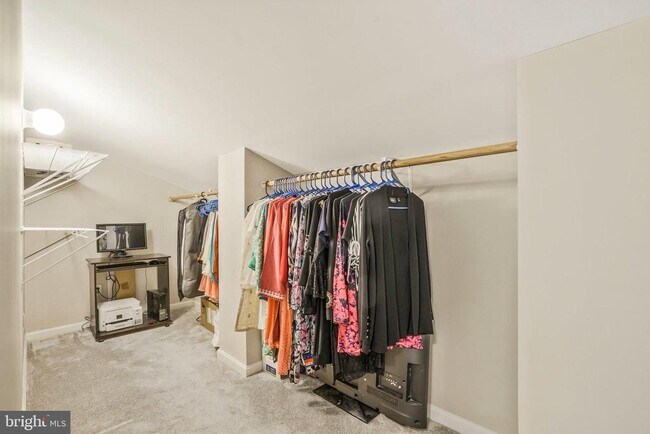 Building Photo - 2430 Garnett Dr