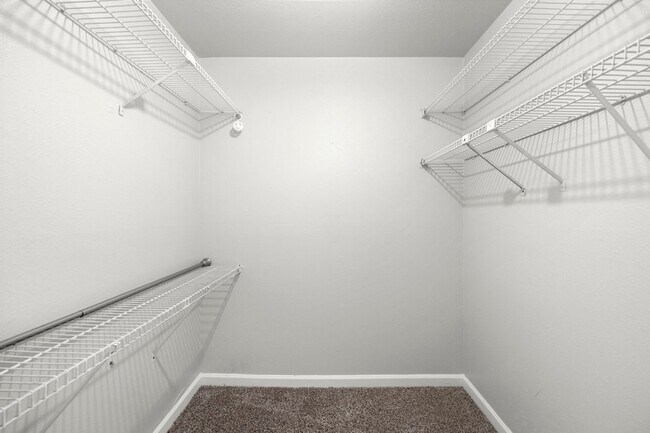 Building Photo - 206 Plaza Verde Dr