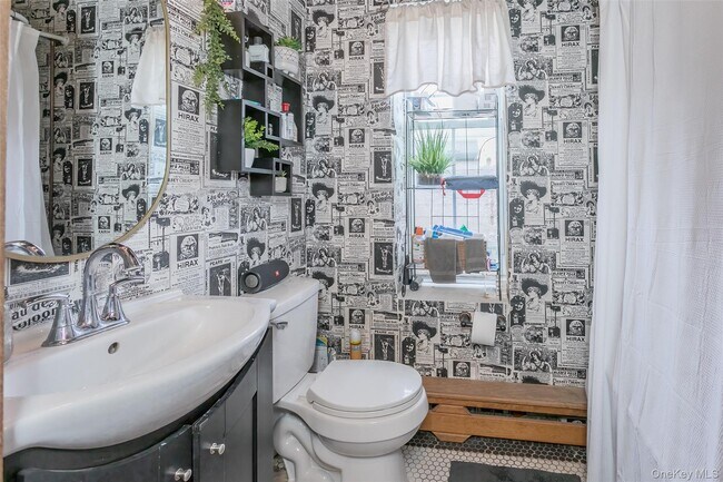 Building Photo - 31 Main St