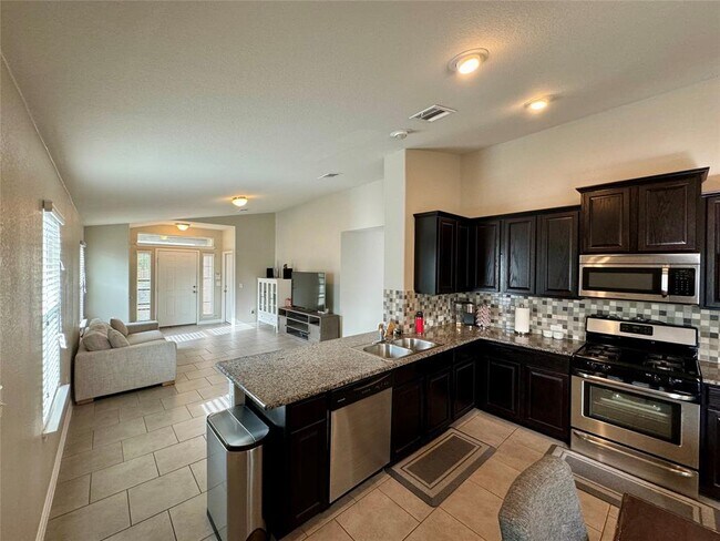 Building Photo - 416 Purple Martin Ave