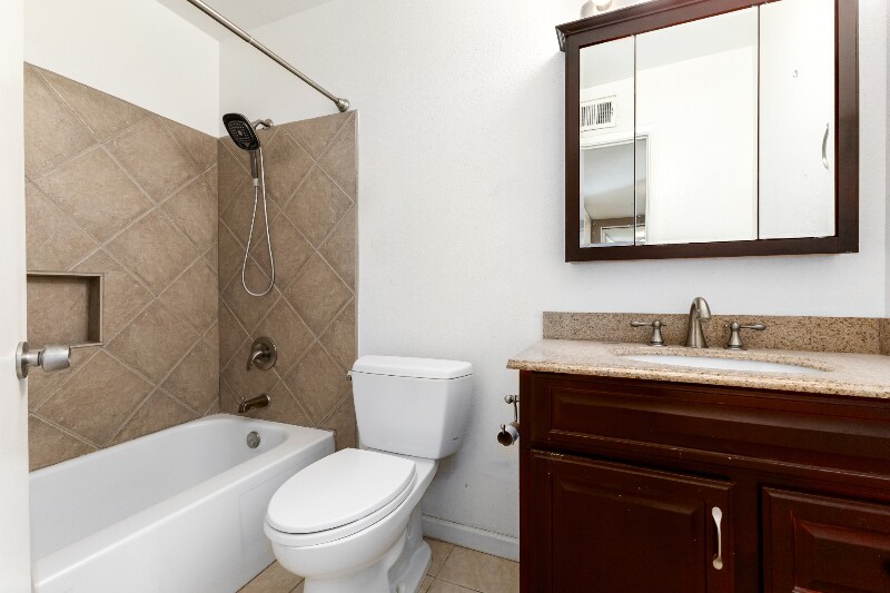 Building Photo - 2348 W Laurel Ln