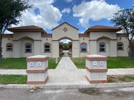 Building Photo - 1700 W Douglas Dr