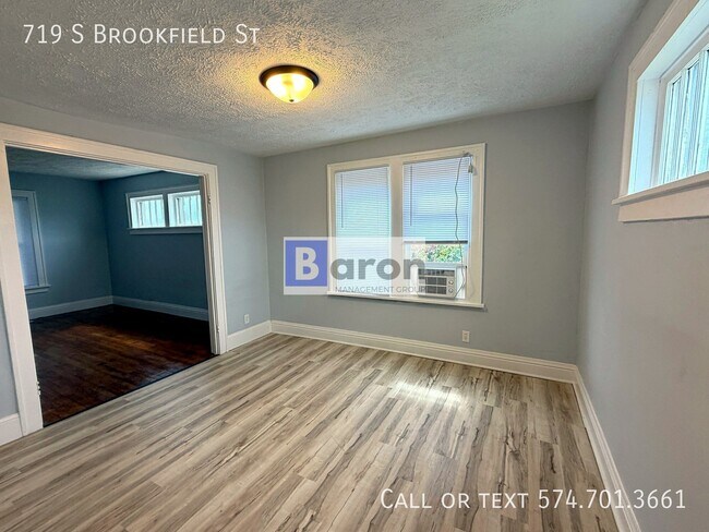Building Photo - 719 S Brookfield St