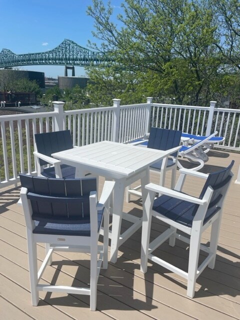 Building Photo - 33 Medford St