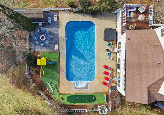 Building Photo - 12 Apple Tree Way