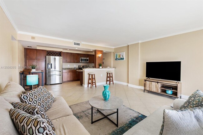 Building Photo - 2900 NE 30th St