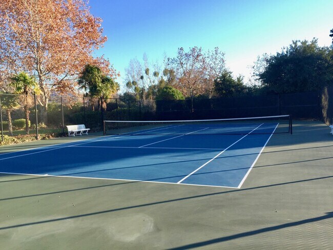 Building Photo - Single Story 3 Bed 2 Bath in Apple Hill!