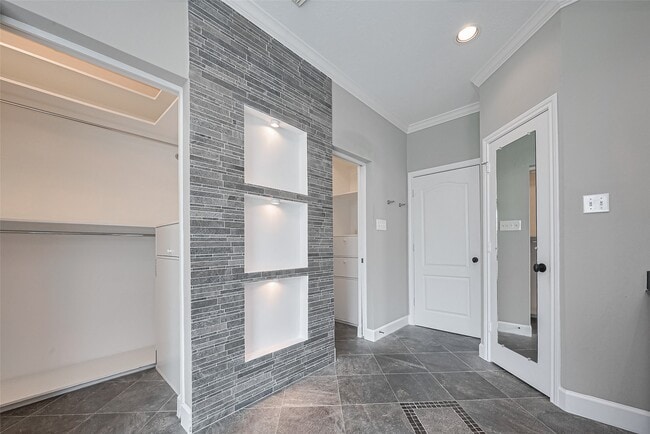 Building Photo - 223 Owens Park Dr