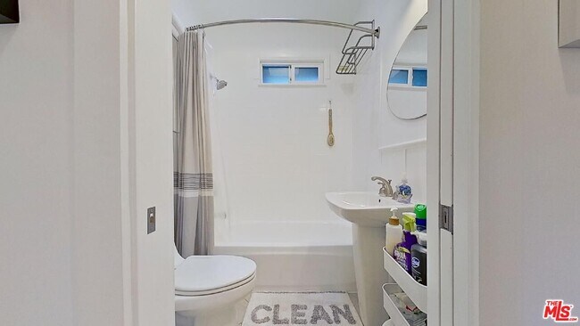 Building Photo - 2229 Oak Glen Pl